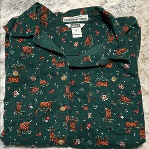 Duluth Trading Co Green Button-Front flannel- Highland cow & Floral Print XL